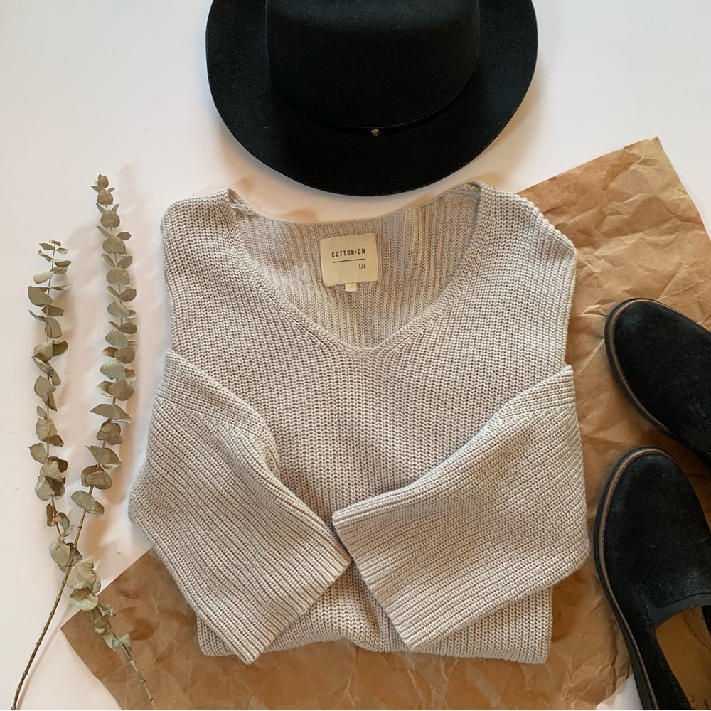 Cotton On Light Gray, V-Neck Knit Sweater Size Large